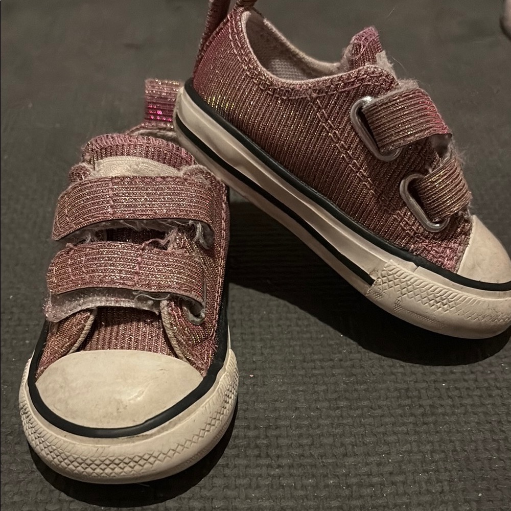 Kids Converse Pink Sparkle Sneakers